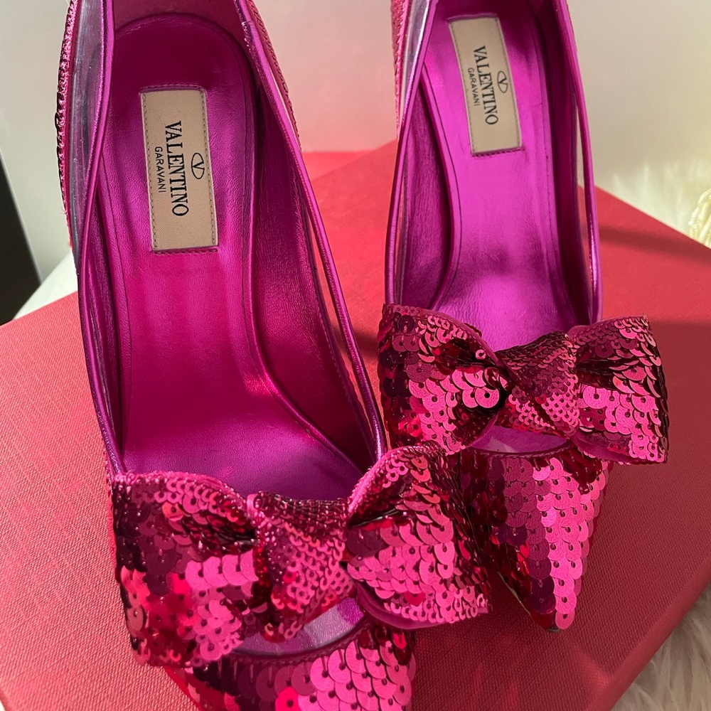 ❗️SOLD❗️Valentino Garavani high heels